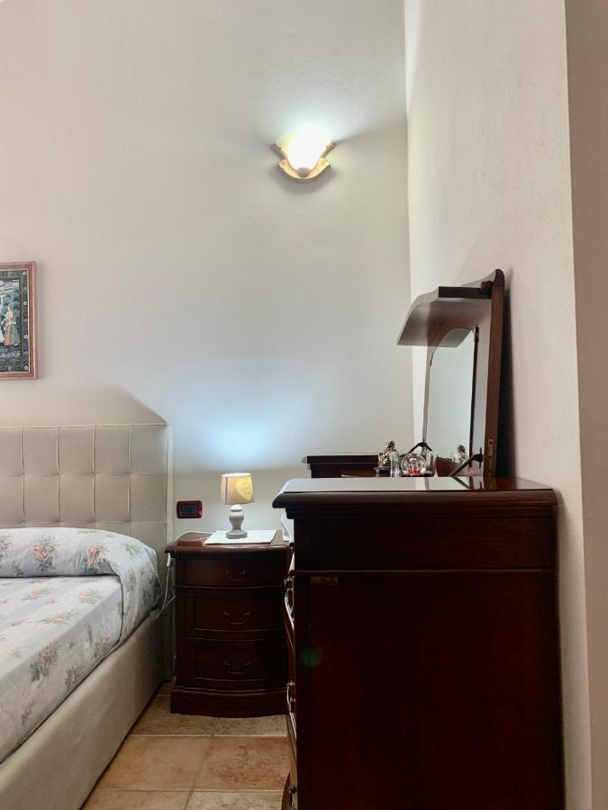 Casa Vacanza V&G Domus De Maria Eksteriør billede