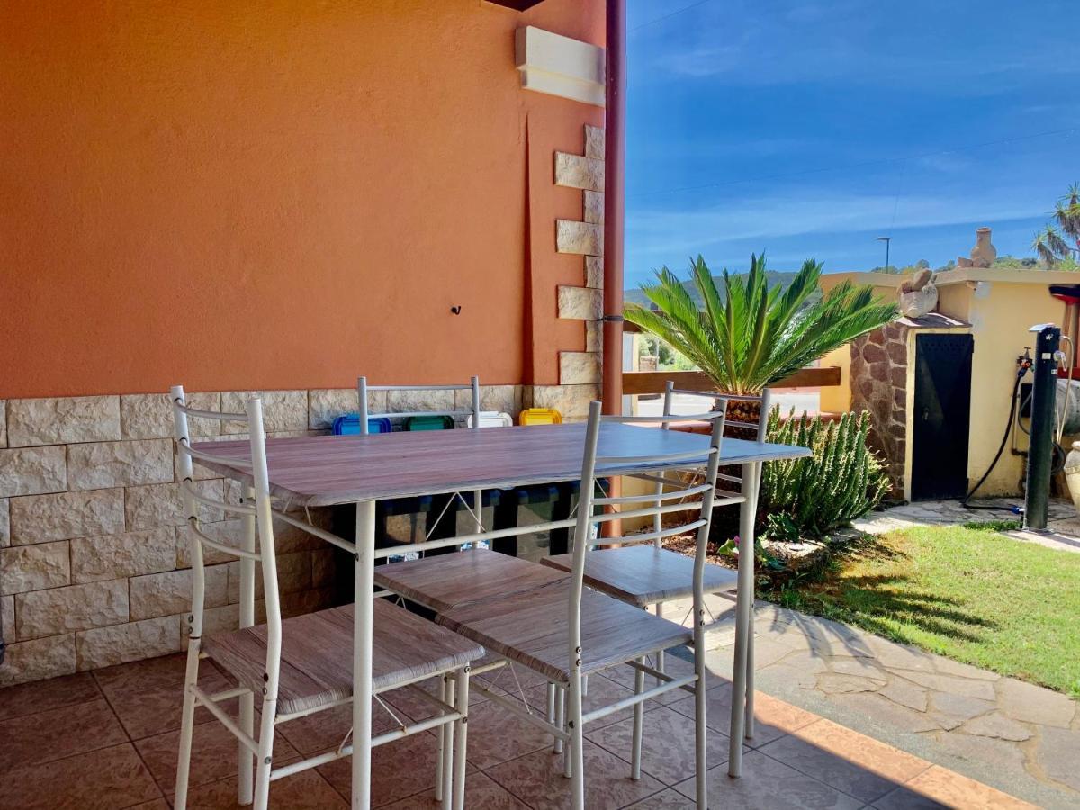 Casa Vacanza V&G Domus De Maria Eksteriør billede